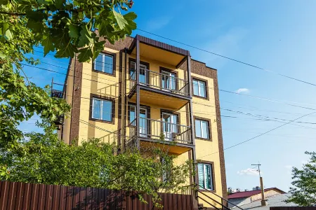 Apartment House on Zelenaya