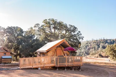 Huttopia Wine Country Hotel di Lake County