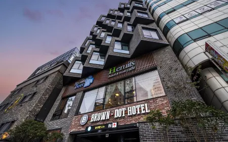 Brown Dot Hotel Masan Yangduck Отели в г. Чханвон