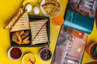 Muscatel BhumSang - 200 MTS from Mall Road - breakfast