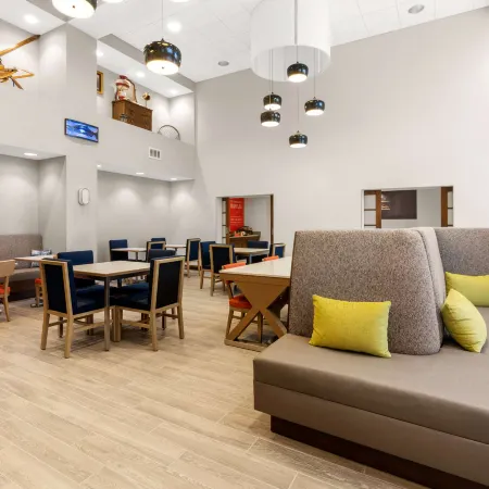 Hampton Inn & Suites Fairbanks