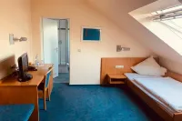 Hotel Montan Hotels near Grafitti-Wand Dinslaken