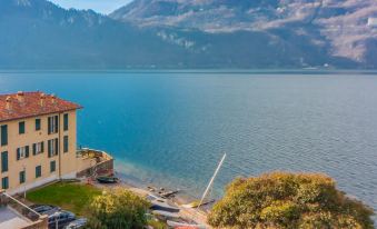 Aglaia Luxury Lake View by Wonderful Italy