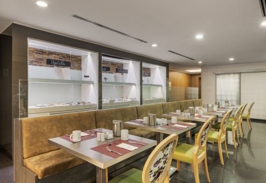 유로스타스 팔라조 지치