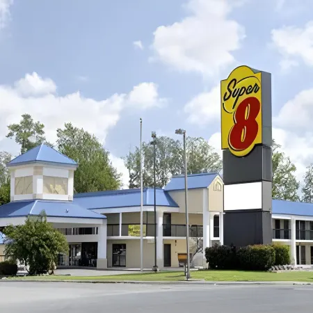 Super 8 by Wyndham Ruther Glen Kings Dominion Area