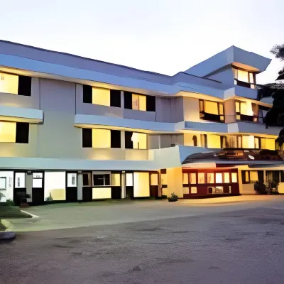 Hotel Highway Garden โรงแรมใกล้โอเบรอน มอลล์