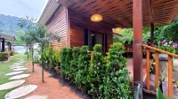 Coconut Lanta Resort @Klong Dow Beach