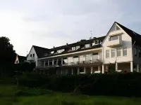 Hotel Fährhaus am Rhein by Mayburgh - Balkon