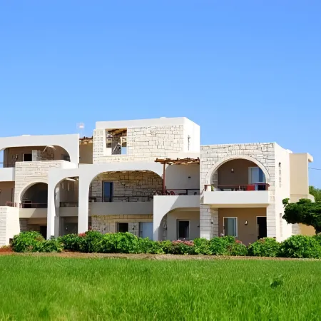 Kavos Hotel & Suites