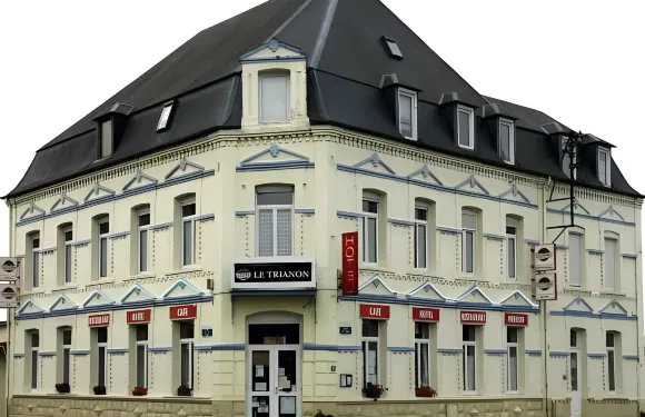 特里亞農酒店