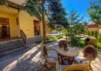 Cozy Villa Yerevan Hoteles en Garni