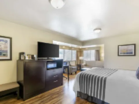 Best Western Plus Edmonds Harbor Inn Hotels in Edmonds