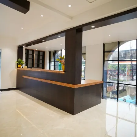 7 the Business Hotel