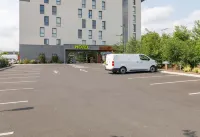 B&B Hotel Clermont-Ferrand A71-A75 la Méridienne - Pysäköinti