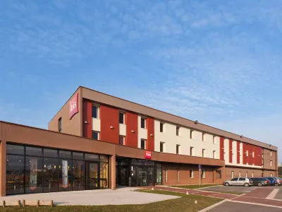 Hôtel ibis Beauvais Aeroport Hôtels à proximité de : Auchan Hypermarché BEAUVAIS