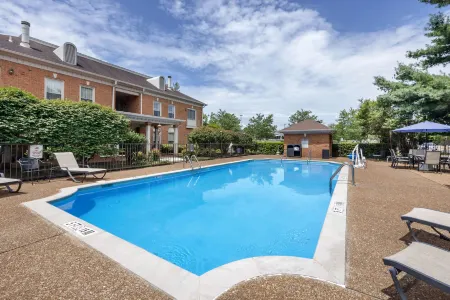 Best Western Spring Hill Inn  Suites