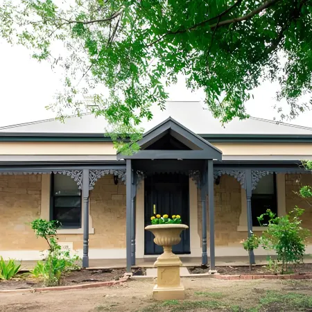 Pirathon Country Estate