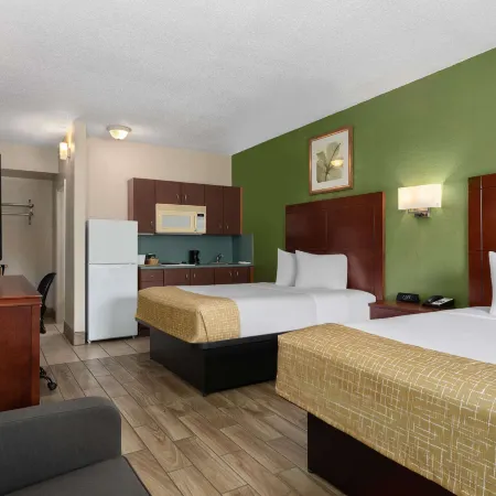 Travelodge Suites by Wyndham Lake Okeechobee