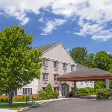 Best Western Plus Berkshire Hills Inn  Suites