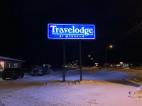 科克倫Travelodge by Wyndham酒店 - 停車場