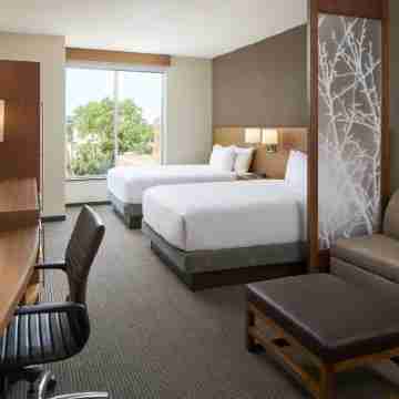 Hyatt Place Evansville Rooms