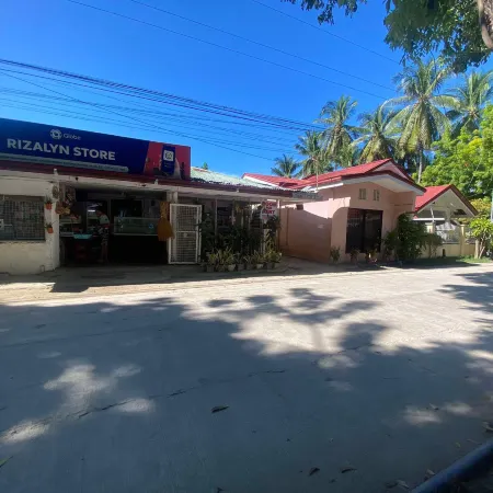 Hibiscus Dive Inn