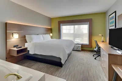 Holiday Inn Express & Suites Bad Axe Hotels in Huron County