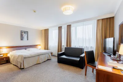 Hotel Tarnovia Отели в г. 
