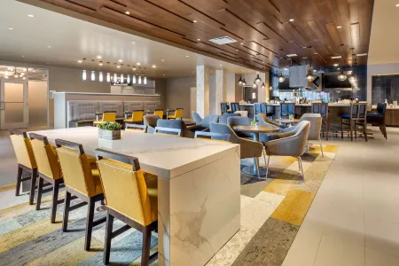 Cambria Hotel Milwaukee Downtown