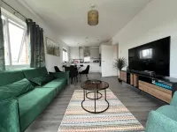Modern 2 bedroom apartment Hotels in Sittingbourne