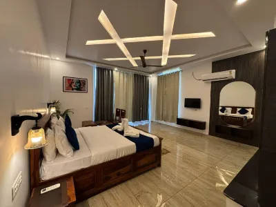 The Pine Paradise Hotel dekat Gilbert Nature Trail