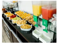 Steel Valley Hotel - sarapan