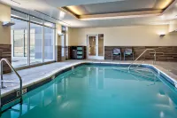 Fairfield Inn & Suites Fayetteville Отели в г. Джонсон