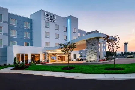 Fairfield Inn & Suites Harrisburg International Airport Отели в г. Мидлтаун