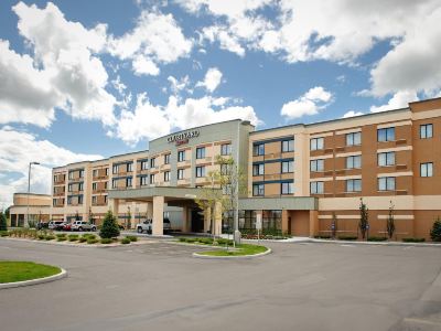 Courtyard Kingston Highway 401/Division Street