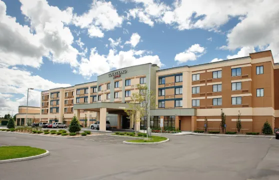 金斯頓401高速公路/Division街萬怡酒店