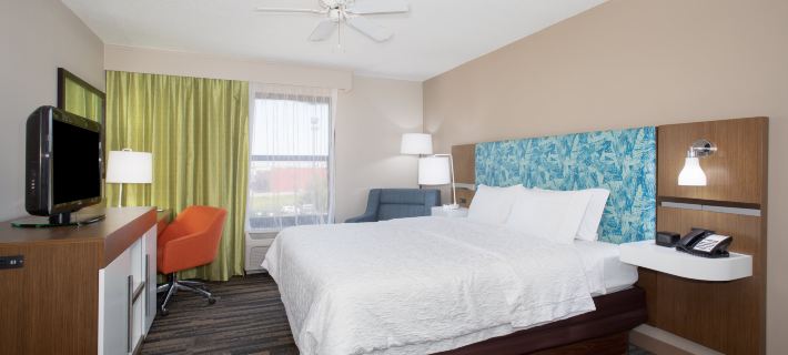 Hampton Inn & Suites Kansas City-Merriam Hotels in Johnson County