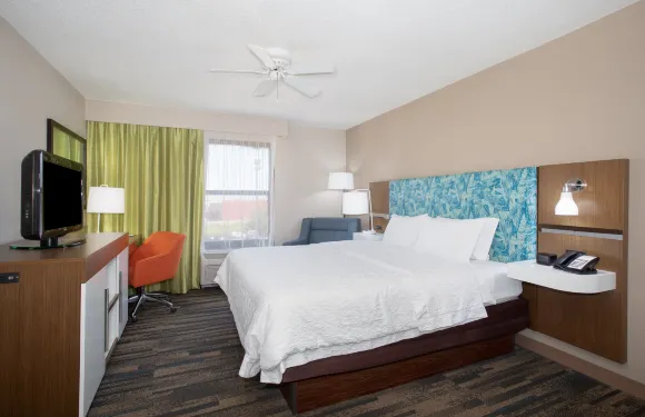 堪薩斯城梅里亞姆歡朋酒店