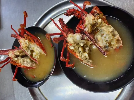 Penshon Aoisora ( Isoryourishinsenfunamori) Отели в г. Манадзуру