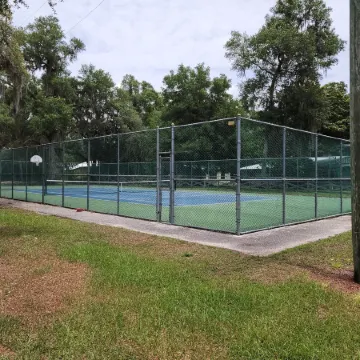 Kingsley Lake Home w wide lawn, dock, central air, 4 kayaks.  Near Camp Blanding