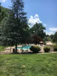 Cabin Sleeps 8 w/ 2 King Suites, Theater/Hot Tub/Pool Table, Small Dog Friendly!