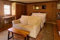 Washington Family Property, Upper Carriage House in Old Town on 107 S Lee Street