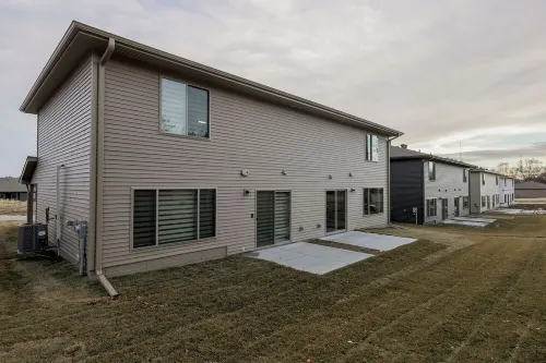 West Omaha Getaway, blocks from Village Pointe Plaza Hotels in Chicago