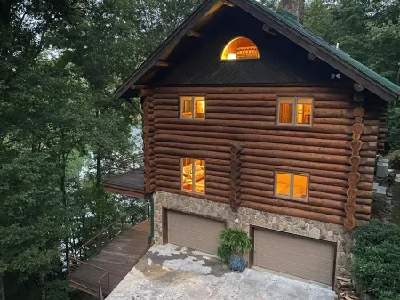 The Cabin on Fontana LakeLake Front Paradise in the Smokies