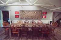 RIVER FRONT Pickleball & Bball Patio-Pets-2 houses