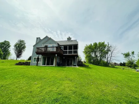 Tranquil 4BD/4BA Galena Getaway - Sleeps 10