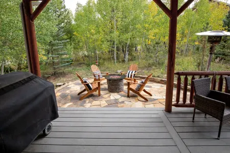 Ski in/ski out Granby Ranch Home- Ski, Golf, Fish, Bike, Hike, Relax- sleeps 8