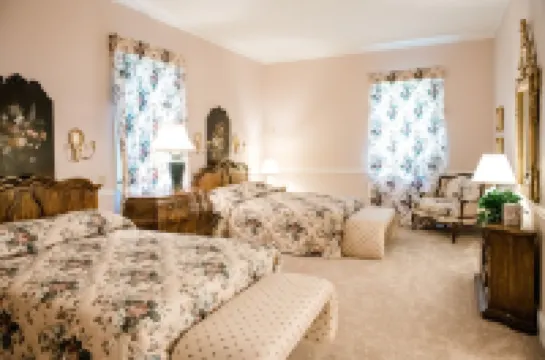 Gorgeous Estate set in beautiful Lancaster County Hotels in Upper Leacock Township