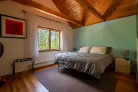 Peaceful woodsy retreat with stream and hiking on property / near Bethel Woods