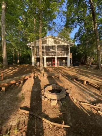 Uncork, Unwind, Relax @ this Family & pet Friendly Lake Home #1